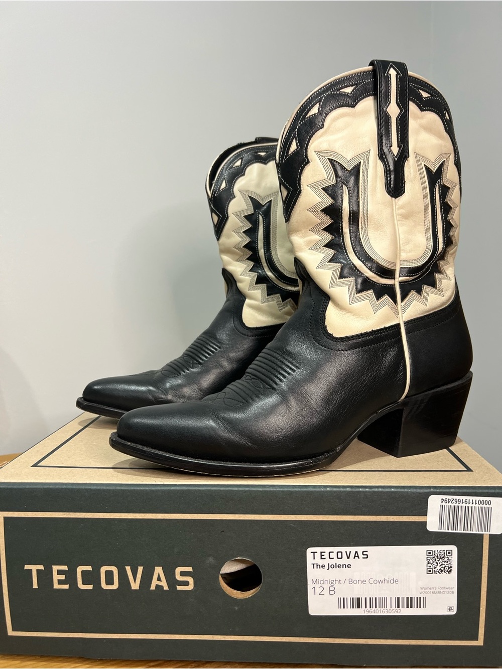 Tecovas Jolene  Black and Bone Western Boots